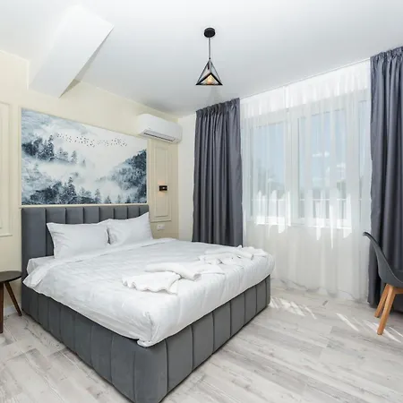 ヴィラ Enevi Guest Houses-къщи за гости еневи サンダンスキ