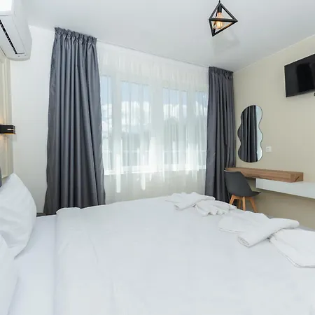 فيلة Enevi Guest Houses-къщи за гости еневи