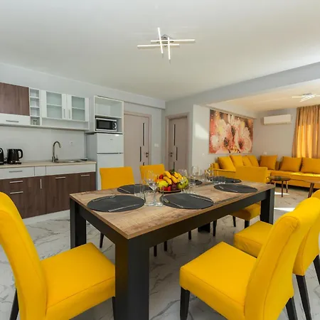 Enevi Guest Houses-къщи за гости еневи * ساندانسكي