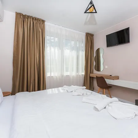 빌라 Enevi Guest Houses-къщи за гости еневи 산단스키