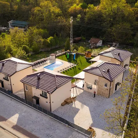 Enevi Guest Houses-къщи за гости еневи فيلة ساندانسكي