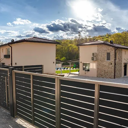 Enevi Guest Houses-къщи за гости еневи