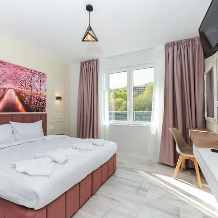 Enevi Guest Houses-къщи за гости еневи ヴィラ サンダンスキ