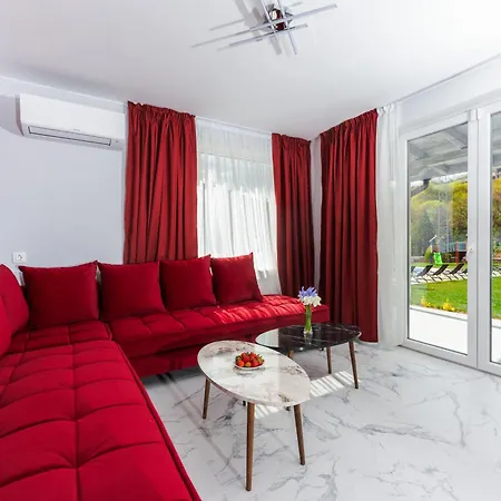 Enevi Guest Houses-къщи за гости еневи ساندانسكي