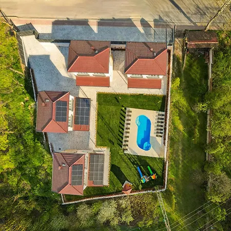 فيلة Enevi Guest Houses-къщи за гости еневи *