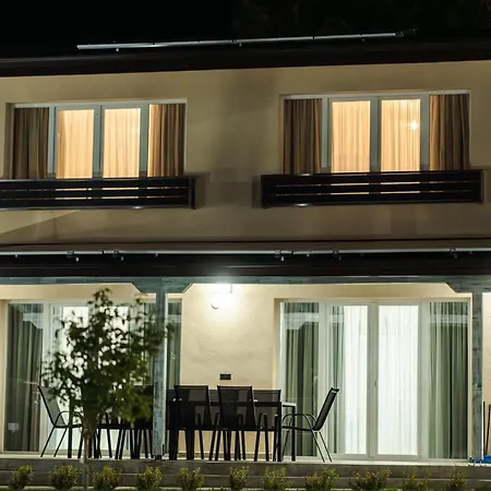Enevi Guest Houses-къщи за гости еневи * サンダンスキ