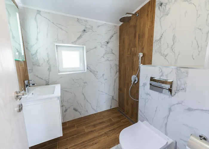 Enevi Guest Houses-къщи за гости еневи Villa