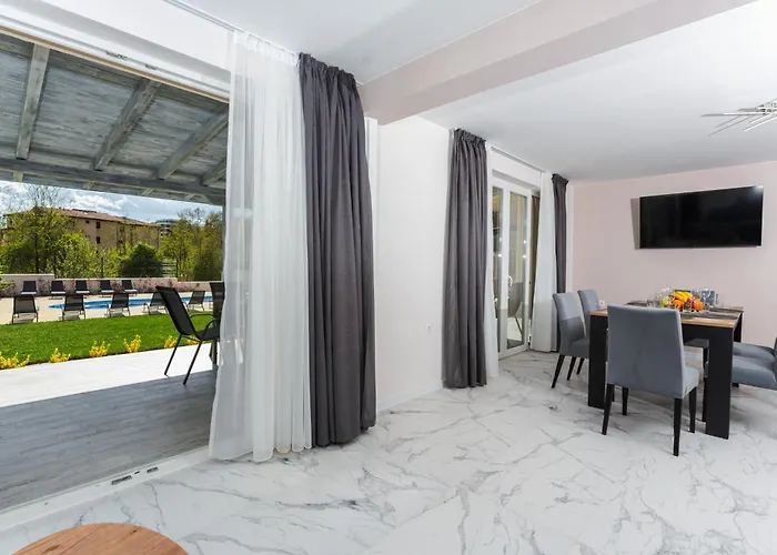 Villa Enevi Guest Houses-къщи за гости еневи