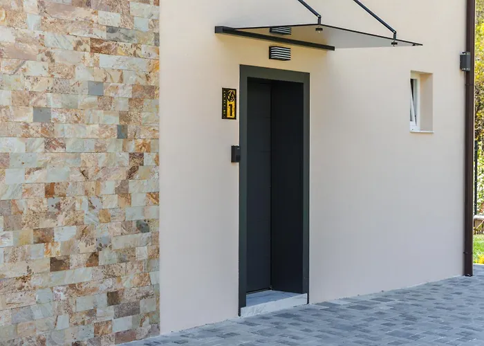 Villa Enevi Guest Houses-къщи за гости еневи