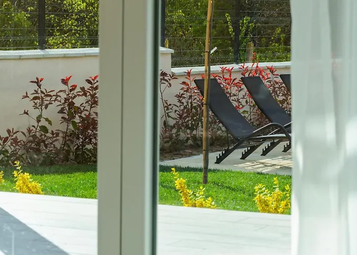 Villa Enevi Guest Houses-къщи за гости еневи